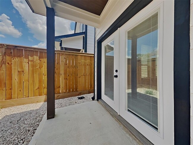 Building Photo - 1024 Melneeka Ln