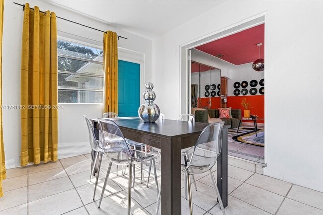 Building Photo - 260 NE 45th St