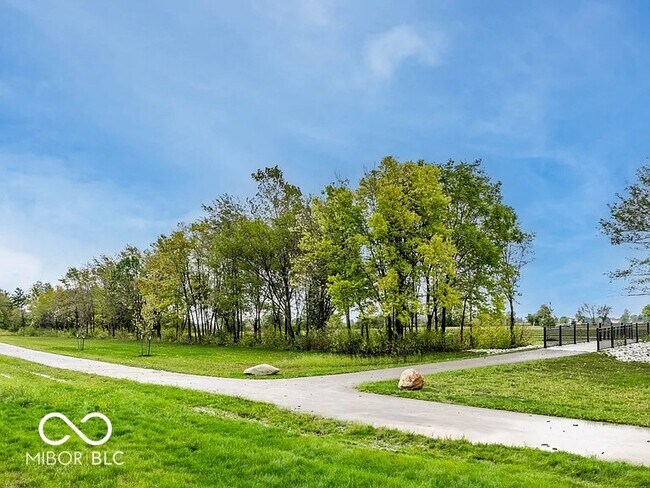 Building Photo - 6558 Hawthorne Dr