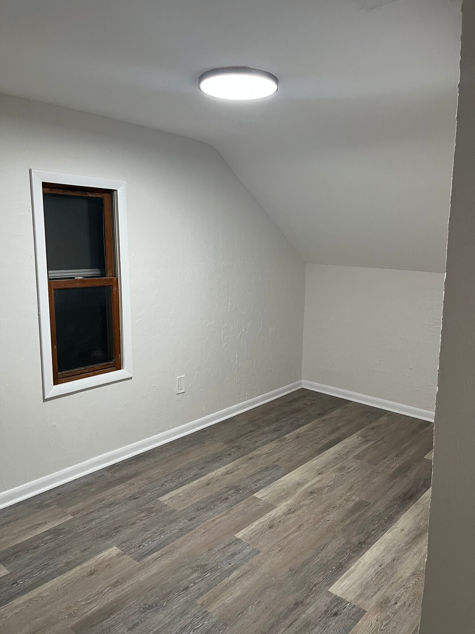 Bedroom 2 - 4043 Polk St