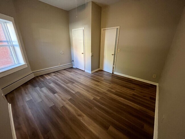 Building Photo - 1705 Sycamore St