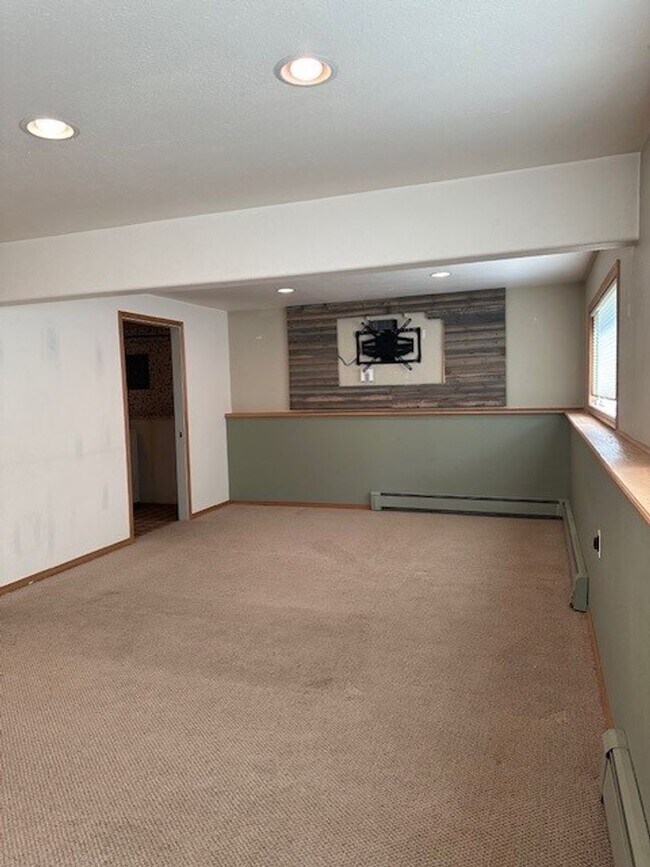 Building Photo - PRICE DROP!!!  The Perfect Family Home! La...