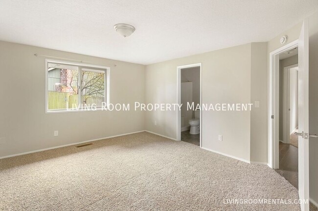 Building Photo - 8715 NE 109th Ct