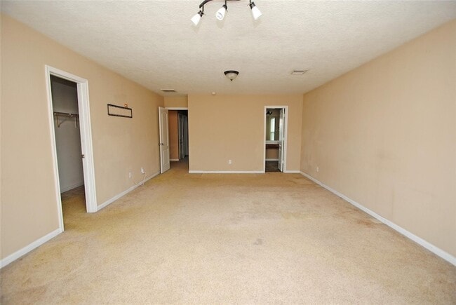 Building Photo - 18110 Rexine Ln