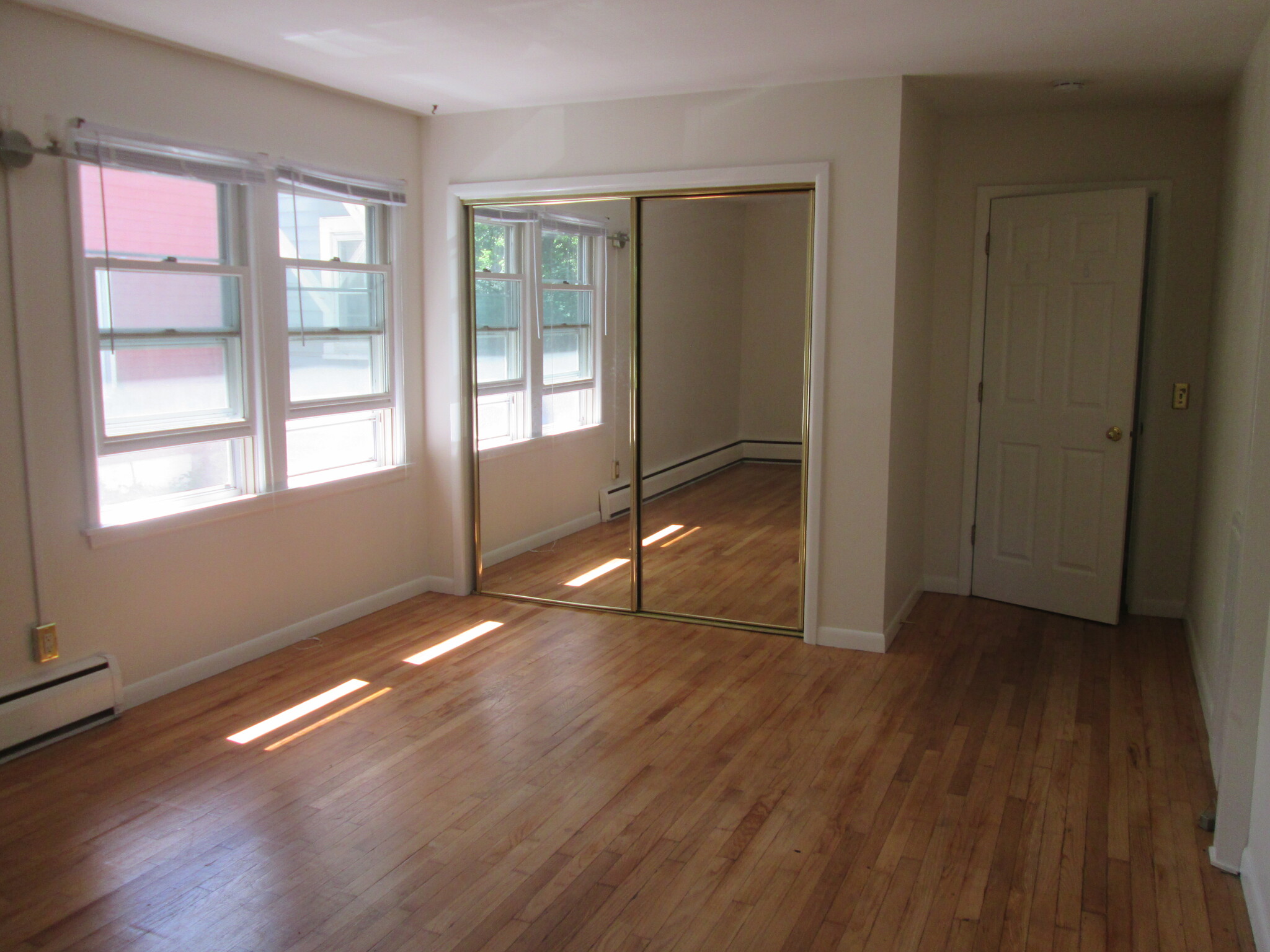 Master bedroom - 503 N Sherman Ave