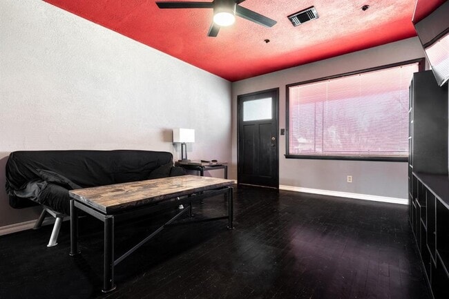 Building Photo - 3204 SE 19th St