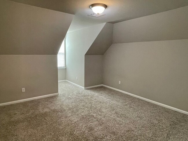 Building Photo - Beautiful 4 bed 3 bath in Deer Creek Schools!