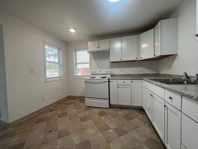 Building Photo - Check out this wonderful one-bedroom plus ...