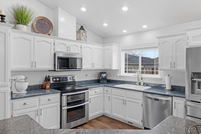 Building Photo - 1234 Pheasant Wy