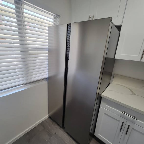 Building Photo - 3956 Stevely Ave