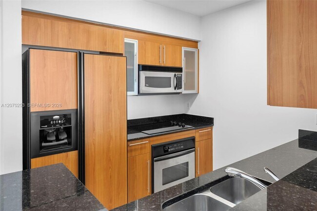 Building Photo - 335 S Biscayne Blvd