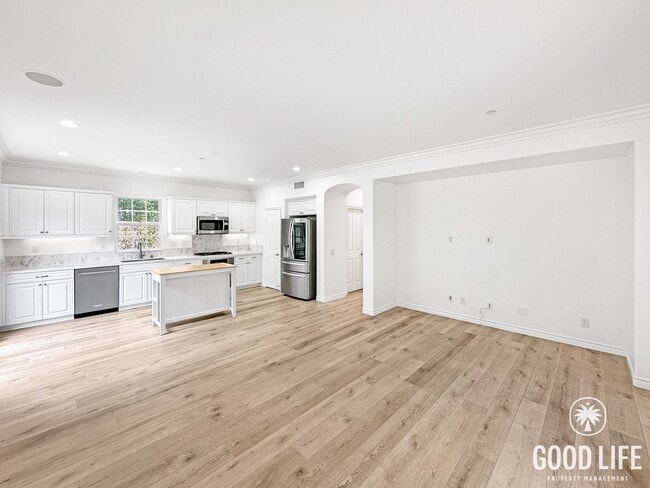 Building Photo - Highly Desired Irvine Living | 3-Bed, Office, Gated Community