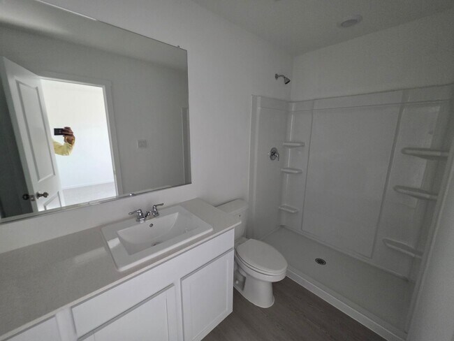 Building Photo - Your Next Chapter Starts Here: 4-Bedroom H...