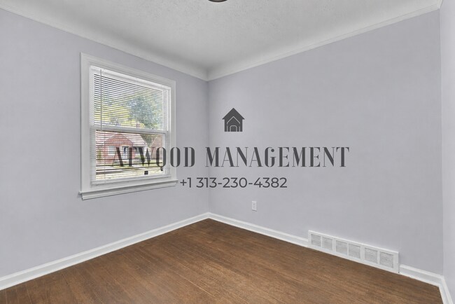 Building Photo - This beautifully updated 3-bedroom, 1-bath single-family home is ready for move-in!