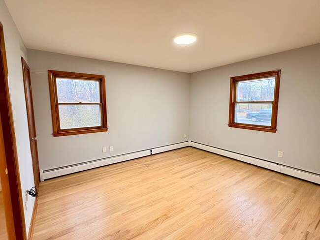 Building Photo - Sprawling Brick Ranch with Huge Lot & Garage in Prime Nottingham Location