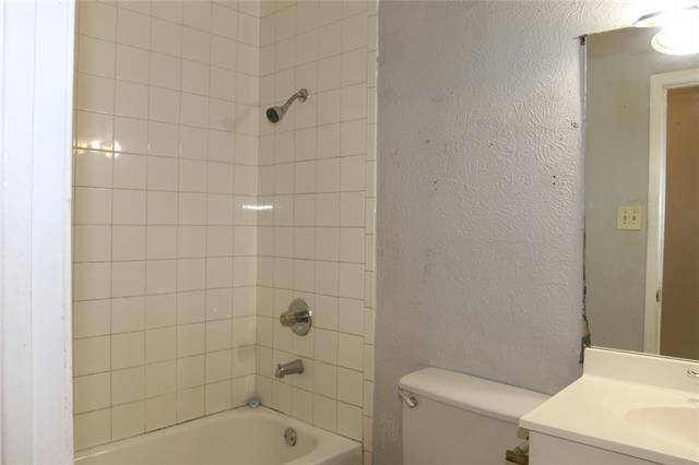 Building Photo - 3939 N Garland Ave