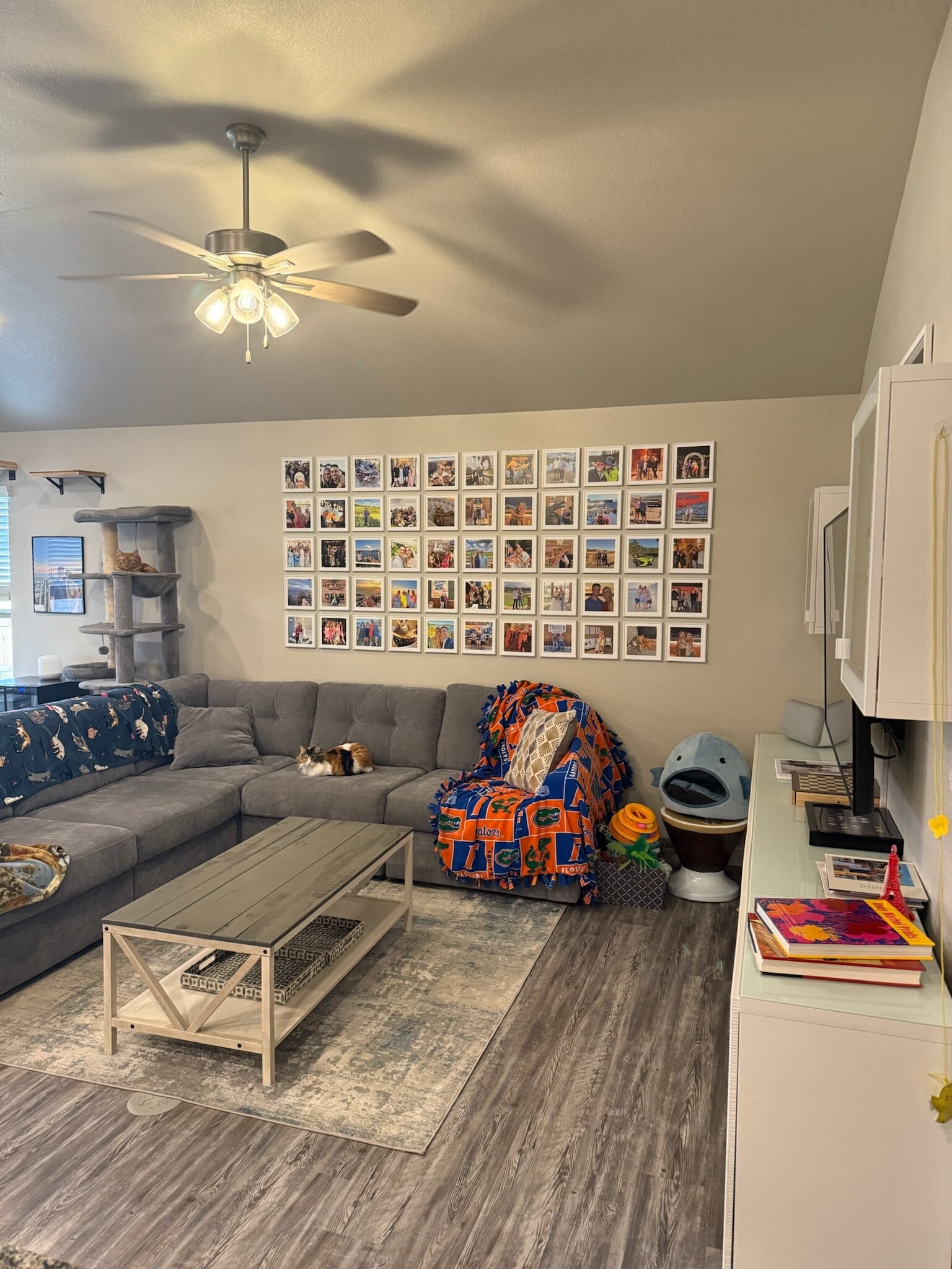 Living Room - 2409 Bastrop Ave