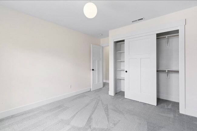 Building Photo - 14825 NW Highcroft Ct