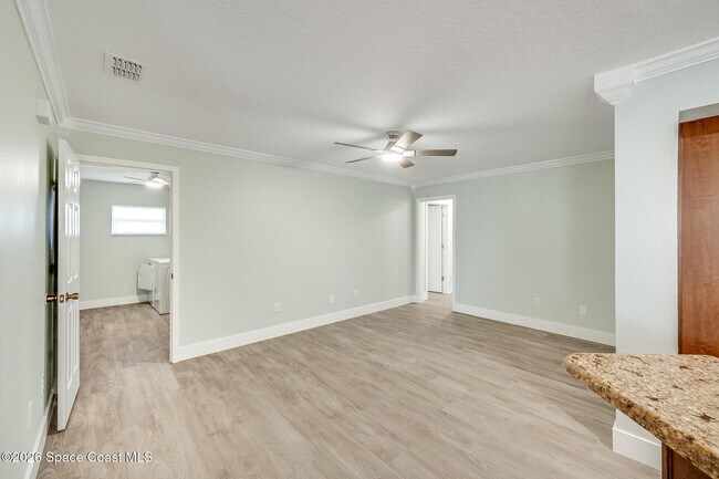 Building Photo - 645 Caiman St