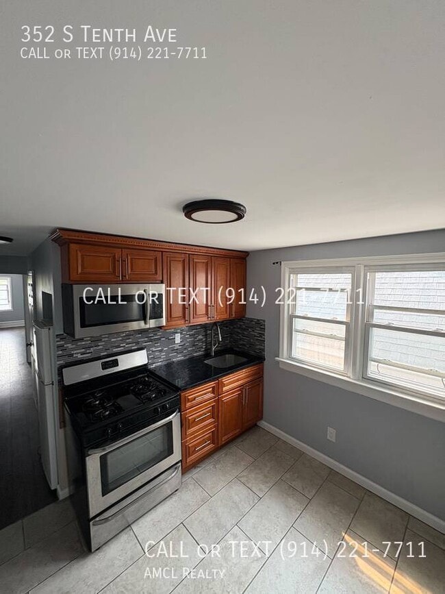 Building Photo - 352 S Tenth Ave-