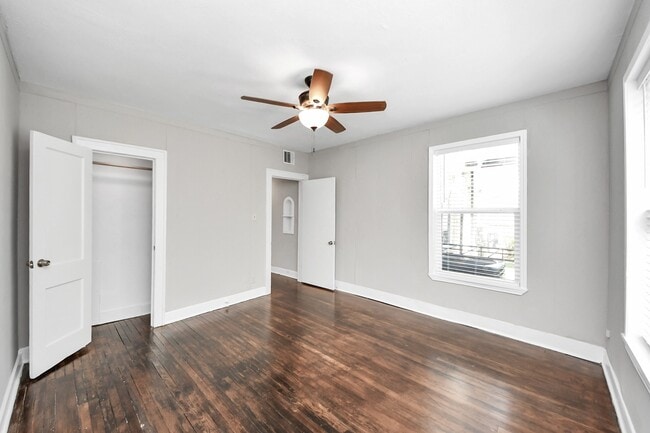 Building Photo - 2817 Truxillo St