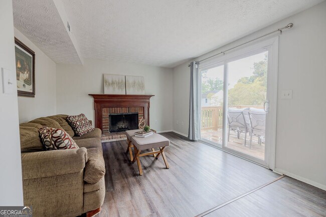 Building Photo - 2073 Raintree Pl