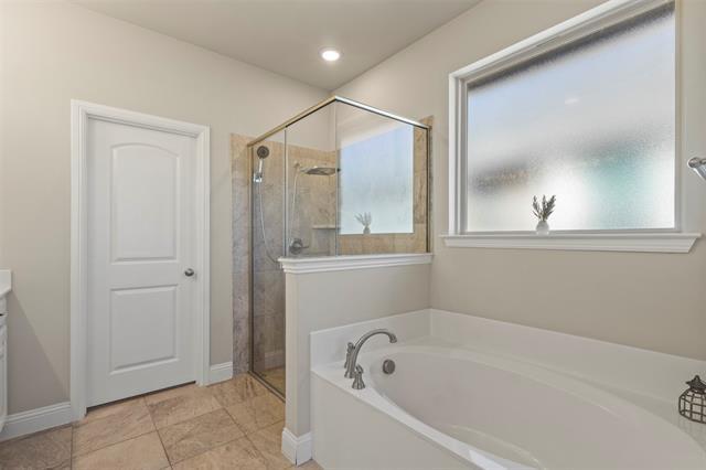 Building Photo - 104 Colonial Dr