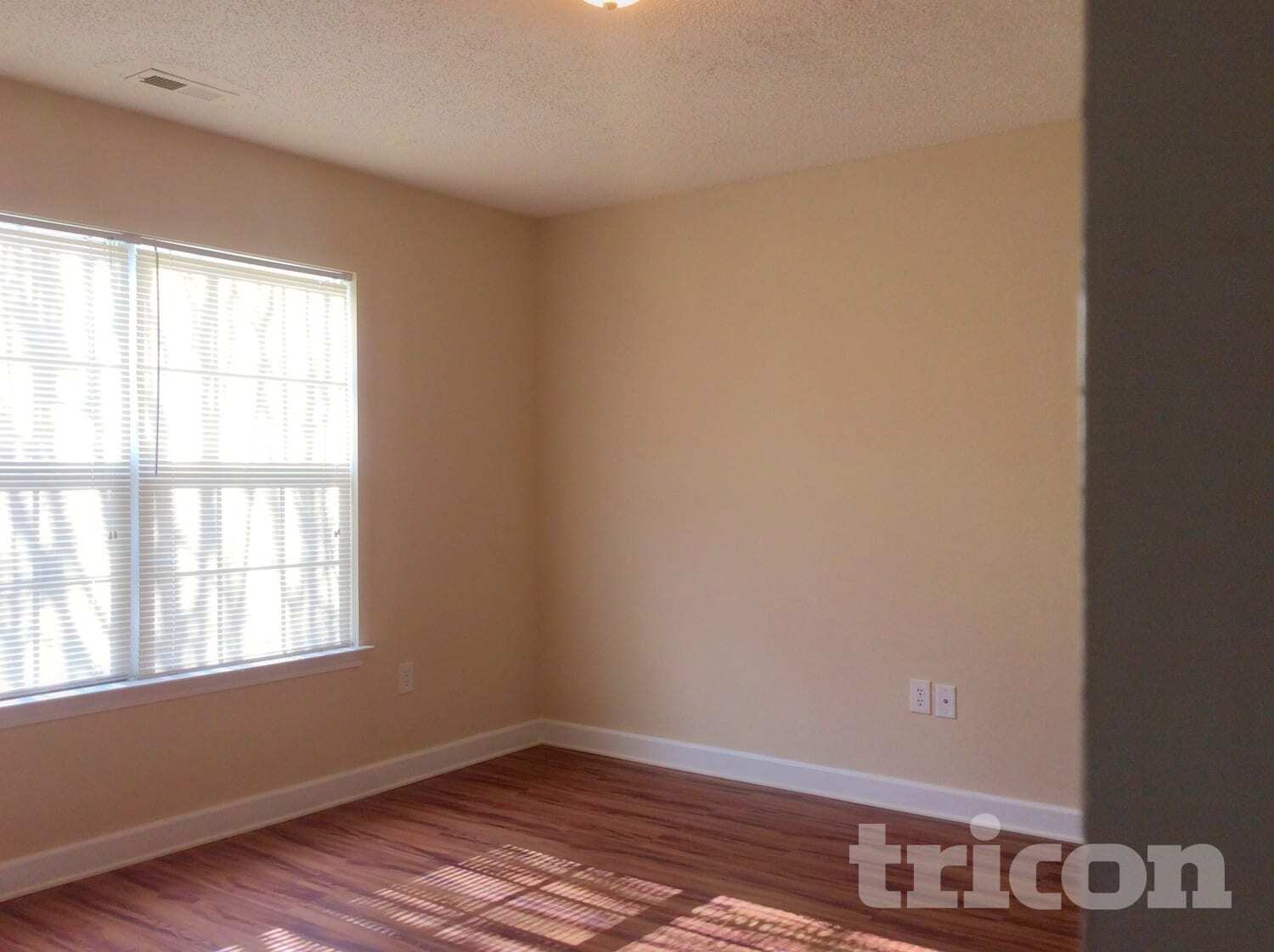 Building Photo - 919 Lakehill Rd