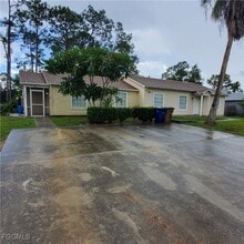 Building Photo - 2433 Lola Ave S