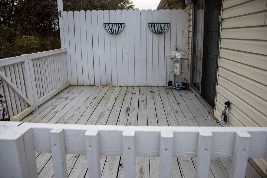 Building Photo - 938 Bradley Bell Dr