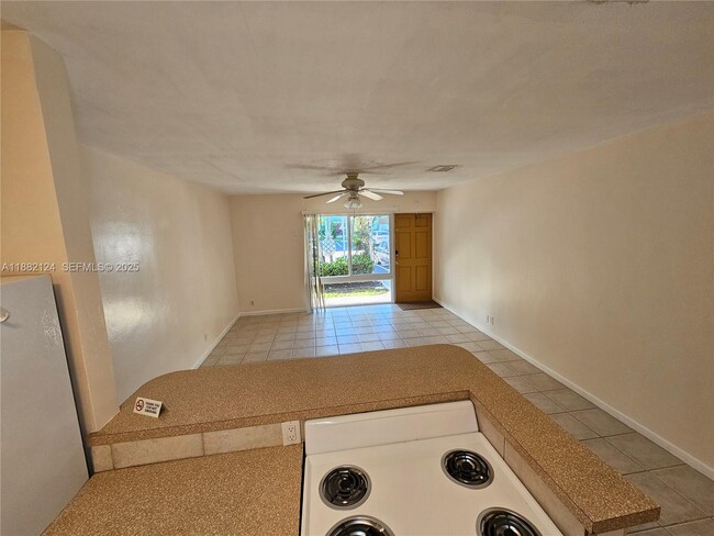 Building Photo - 3217 NE 7th Pl