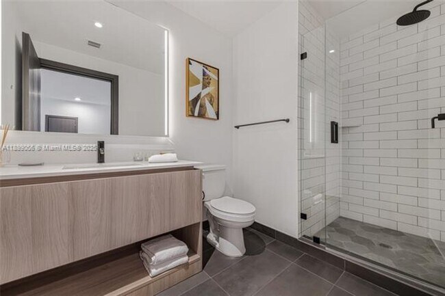 Building Photo - 398 NE 5th St