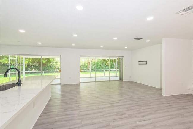 Building Photo - 7300 SW 116th St