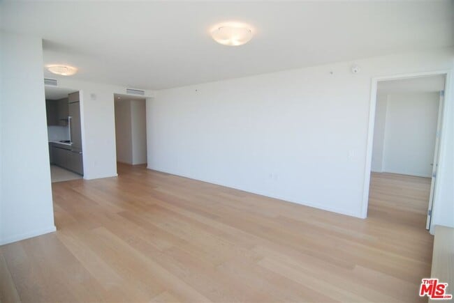 Building Photo - 889 Francisco St