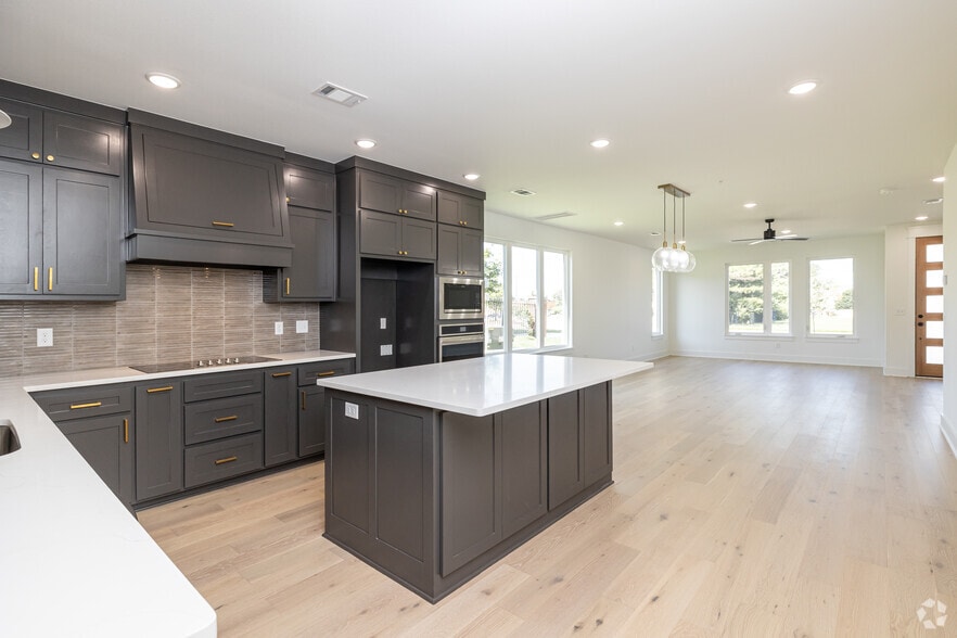 Primary Photo - Townhomes at Scottsdale