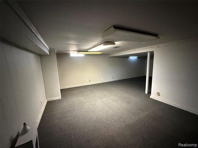 Building Photo - 1111 Holland St