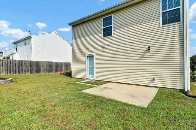 Building Photo - 204 Greenleaf Dr