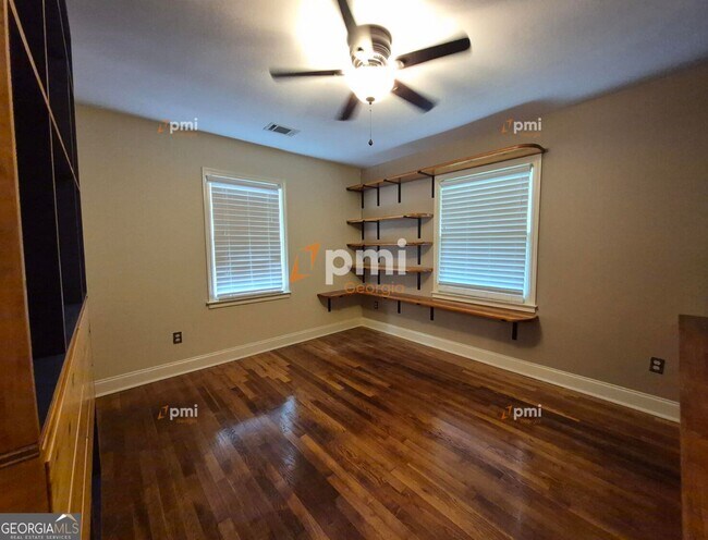 Building Photo - 2080 Hilburn Dr SE