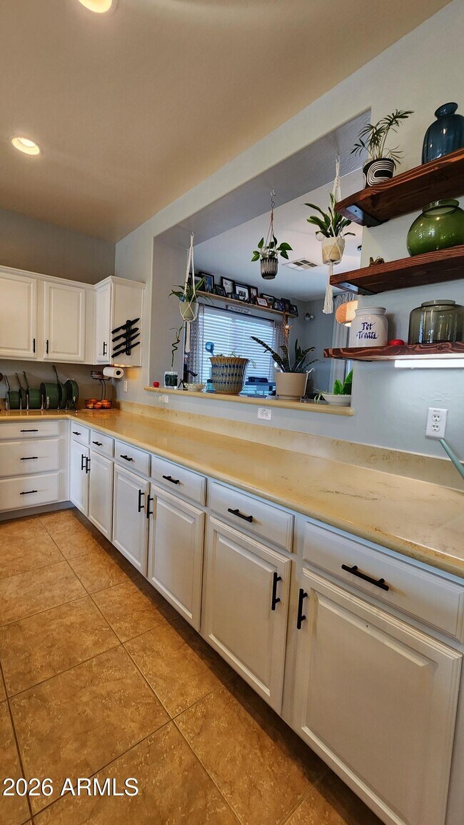 Building Photo - 18970 N Alicante St