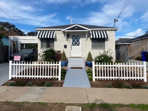 Building Photo - 2234 Seaside St