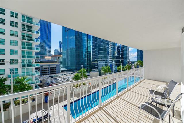 Building Photo - 1200 Brickell Bay Dr