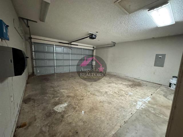 Building Photo - 12 Buttercup Dr