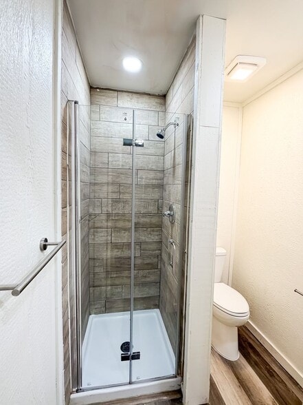 Building Photo - 5640 US-41
