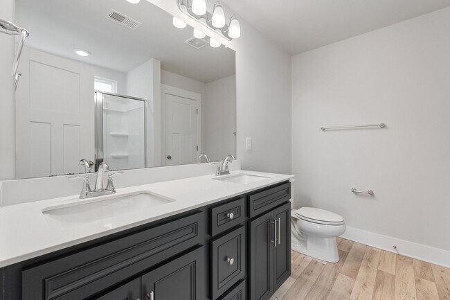 Building Photo - Beautiful 4 Bedroom Home
