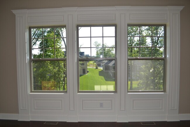 Building Photo - 5627 Spicewood Dr