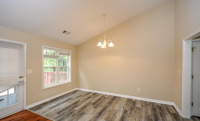 Building Photo - 400 Lynn Katie Ct