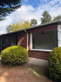 Building Photo - 4858 Fauntleroy Wy SW