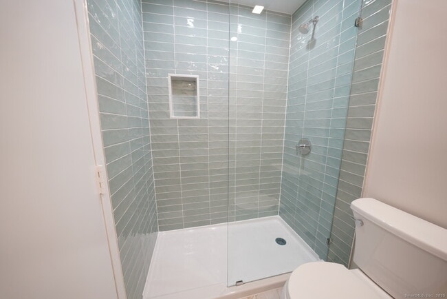 Building Photo - 94 Washington St