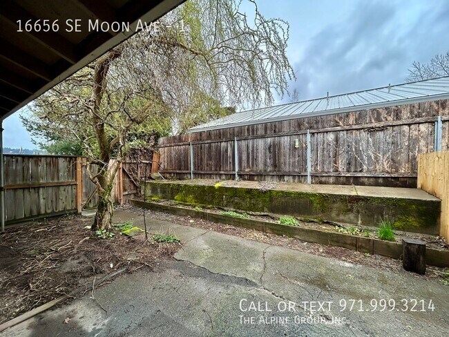 Building Photo - 16656 SE Moon Ave