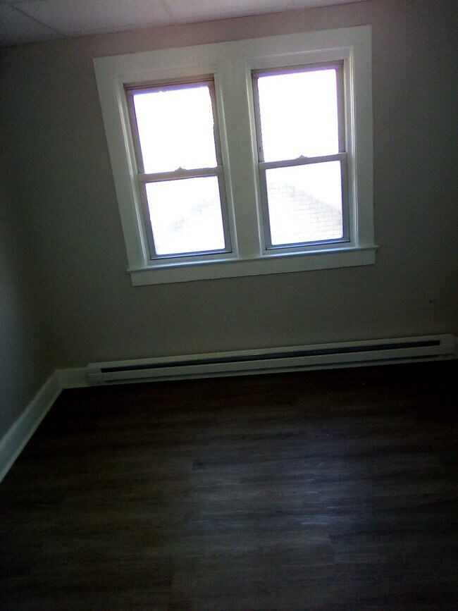 Building Photo - 1213 Pittston Ave